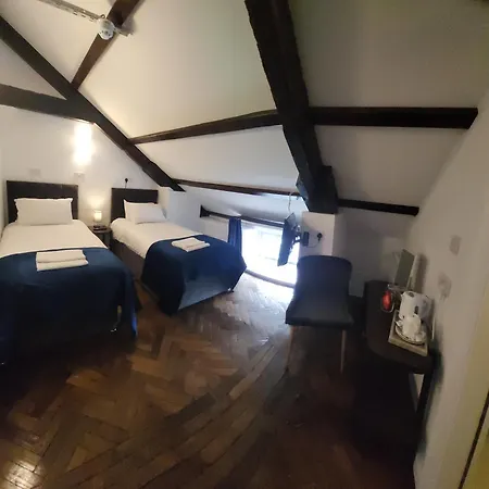 Crews Bed And Breakfast-3